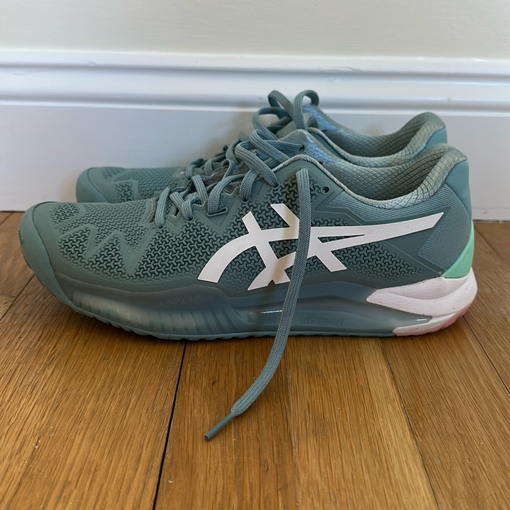 ASIC tennis shoes